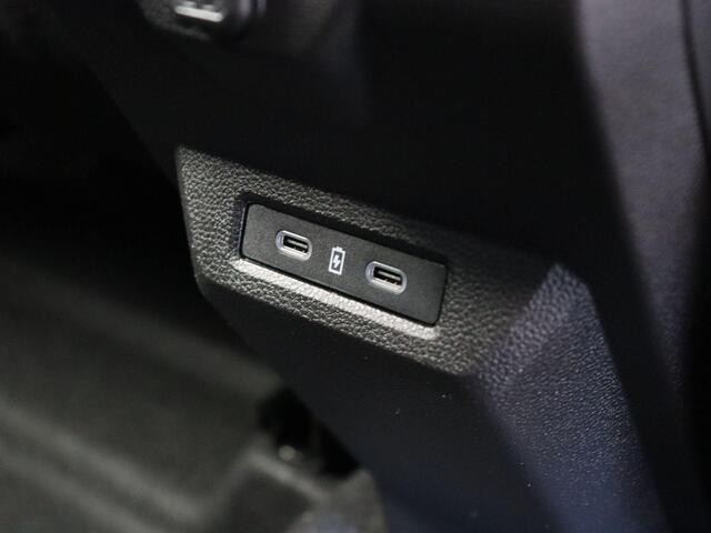 Dacia DUSTER mild hybrid 140pk expression | Navigatie | Lichtmetalen velgen | Achteruitrijcamera |