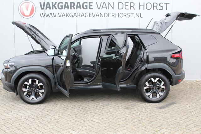 Dacia DUSTER 1.2-130pk TCe Mild-Hybrid Extreme. Stoere SUV ! Slechts 17.000km ! Trekgewicht 1.500kg ! Autm. airco, LED verl., 360gr. camera, pdc v+a, stoelverw., cruise control, dodehoek ass., telefoonvoorb., navigatie by Apple carplay / Android auto etc.