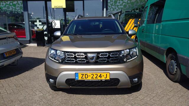 Dacia DUSTER 1.3 TCe 130 Prestige | TREKHAAK | ALL SEASONBANDEN | 1500KG TREKGEWICHT | PARKEERSENSOREN VOOR & ACHTER |