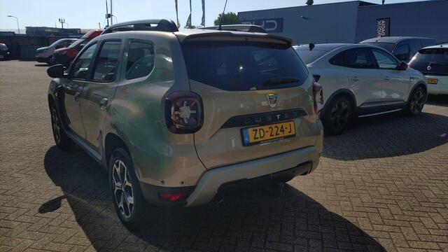 Dacia DUSTER 1.3 TCe 130 Prestige | TREKHAAK | ALL SEASONBANDEN | 1500KG TREKGEWICHT | PARKEERSENSOREN VOOR & ACHTER |