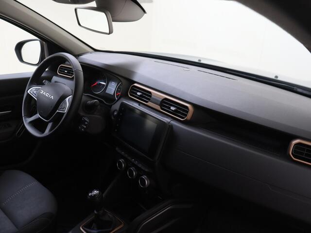 Dacia DUSTER 1.0 TCe 100 PK ECO-G Extreme | Trekhaak | Apple Carplay/Android | cruise control| electronic climate control | LED koplampen | lichtmetalen velgen 17" | navigatiesysteem | rijstrooksensor met correctie | voorstoelen verwarmd | Camera