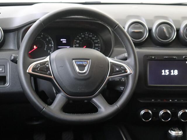 Dacia DUSTER 1.3 TCe Tech Road Trekhaak | Stoelverwarming | Airco automatisch | Apple Carplay/Android | Cruise control | lichtmetalen velgen 17" | Navigatiesysteem full map |