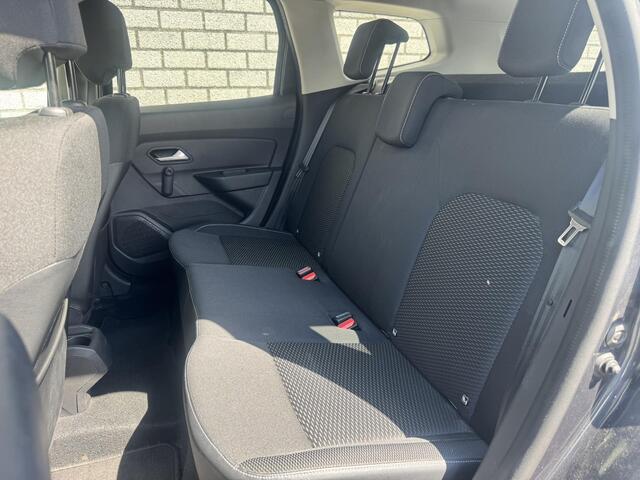 Dacia DUSTER 1.2 TCe Comfort | Trekhaak | Stoelverwarming | Achteruitrijcamera | Navigatie |