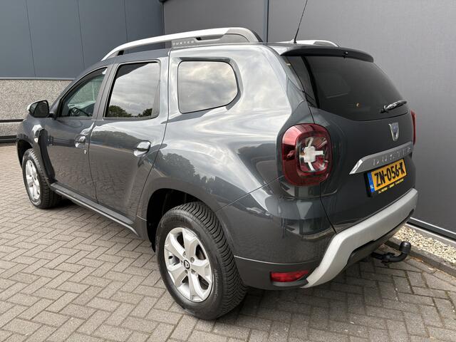 Dacia DUSTER 1.2 TCe Comfort Achteruitrijcamera - Airco - Navigatie - Trekhaak - Cruise control - Dakrails - Radio - Mistlampen voor - Start/stop systeem - Led verlichting - Elektrische ramen - Stuur multifunctioneel - Centrale vergrendeling met afstandsbediening - Bluetooth