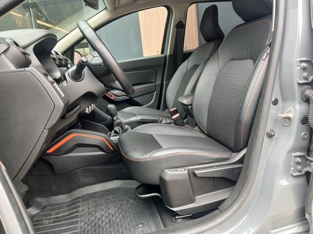 Dacia DUSTER 1.3 TCe 150pk automaat / trekhaak / camera / apple carplay / android auto