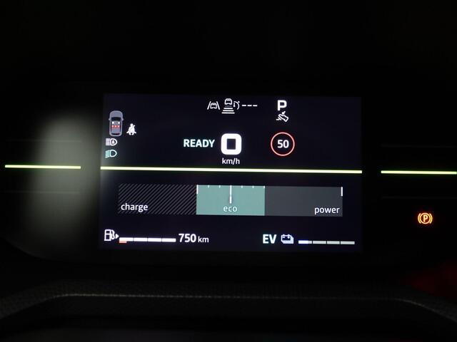 Dacia DUSTER 1.8 hybrid 155 journey | Apple carplay & Android auto | 360 graden camera | Verwarmbare voorstoelen | Climate control | Parkeersensoren rondom |