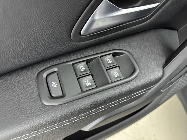Dacia DUSTER 1.0 TCe Bi-Fuel Prestige 100PK | Trekhaak | Navigatie | Achteruitrijcamera | Climate Control | Apple CarPlay & Android Auto