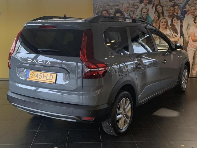 Dacia Jogger 1.0 TCe 110 Expression 7p. NAVIGATIE | ACHTERUITRIJCAMERA | PARKEERSENSOREN VOOR-EN ACHTER | 7-ZITS
