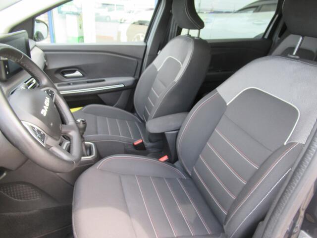 Dacia Jogger 1.0 TCe 110 Extreme 7-Persoons, Keyless / Trekhaak / Camera + Sensoren / Carplay + Android Auto / 16" LM velgen