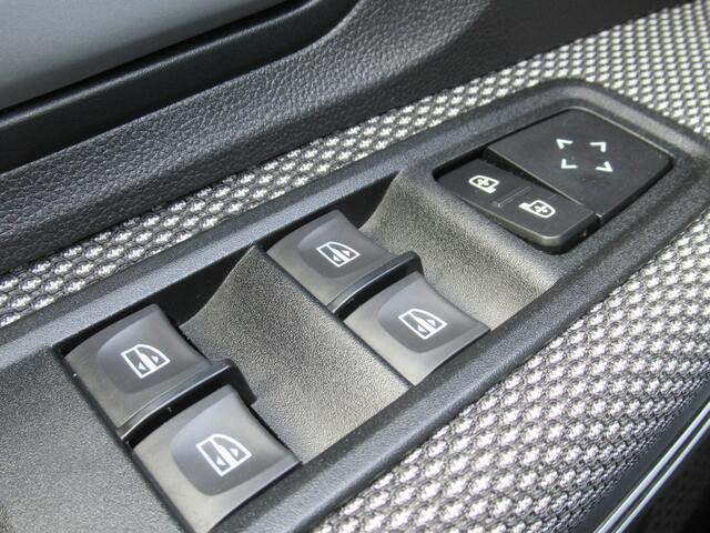 Dacia Jogger 1.0 TCe 110 Extreme 7-Persoons, Keyless / Trekhaak / Camera + Sensoren / Carplay + Android Auto / 16" LM velgen