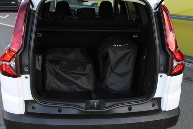 Dacia Jogger 1.6 Hybrid 140 Extreme 7p. Multimedia- en Navigatiesysteem / Achteruitrijcamera / Elektronisch Geregelde Airco / Elektrische Handrem