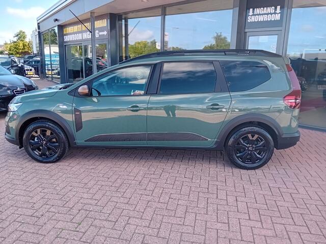 Dacia Jogger 1.6 Hybrid 140 Extreme 7p Automaat Dealer demo model, Airco(automatisch), Carplay/Android auto, Navigatie, Bluetooth, Cruise control, Parkeersensoren, Camera, Stoelverwarming, Keyless, Elektrische ramen en spiegels, Dode hoek detector, Digitaal instrument