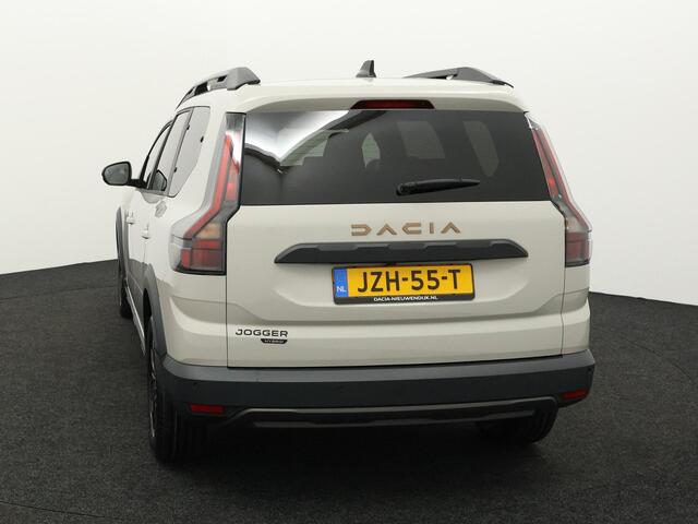 Dacia Jogger 1.8 hybrid 155 limited edition 7p. / STOEL- & STUURVERWARMING / BLINDSPOT WARNING / PARKEERSENSOREN + AROUND VIEW CAMERA / NAVIGATIE incl. APPLE & ANDROID CARPLAY /