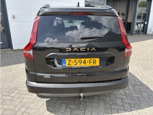 Dacia Jogger 1.6 Hybrid 140 PK Extreme 7persoons | Trekhaak afneembaar | Lederen bekleding | Stoelverwaming voor | Camera achter | NAVI | dode hoek sensoren |