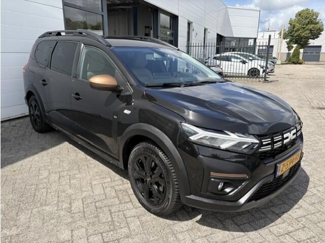 Dacia Jogger 1.6 Hybrid 140 PK Extreme 7persoons | Trekhaak afneembaar | Lederen bekleding | Stoelverwaming voor | Camera achter | NAVI | dode hoek sensoren |