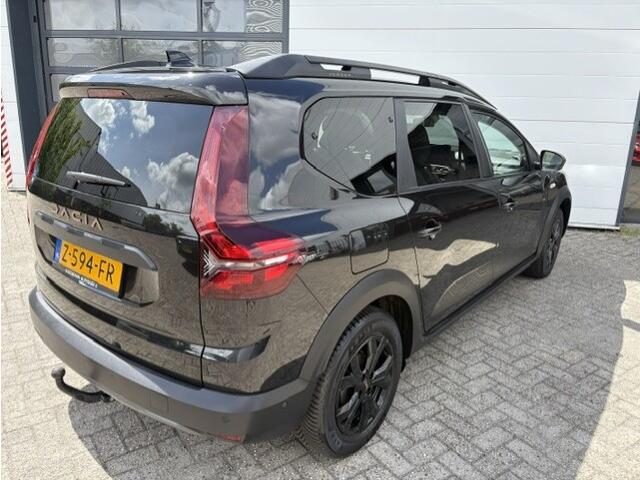 Dacia Jogger 1.6 Hybrid 140 PK Extreme 7persoons | Trekhaak afneembaar | Lederen bekleding | Stoelverwaming voor | Camera achter | NAVI | dode hoek sensoren |