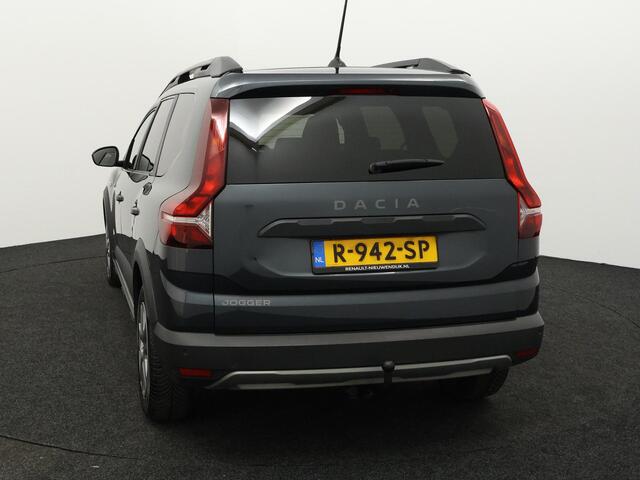 Dacia Jogger 1.0 TCe 100 Bi-Fuel Extreme 5p. | ALL SEASON BANDEN | TREKHAAK | KEYLESS ENTRY | AIRCONDITIONING | NAVIGATIE APPLE & ANDROID CARPLAY |