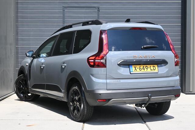 Dacia Jogger TCe 110 Extreme | 7 PERSOONS | TREKHAAK | CAMERA | APPLECARPLAY/ANDROIDAUTO | CRUISE CONTROL | CLIMATE CONTROL | ALL-SEASONBANDEN | PDC | LMV