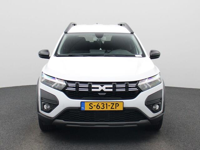 Dacia Jogger 1.0 TCe 110Pk Extreme 7p. | Navigatie | Climate Control | Cruise Control | Trekhaak | Apple Carplay/Android Auto | Parkeersensoren Voor & Achter met Camera | Blind Spot Warning | Privacy Glass | Lichtmetalen Velgen | Keyless Start & Go | Stoelverwarming |