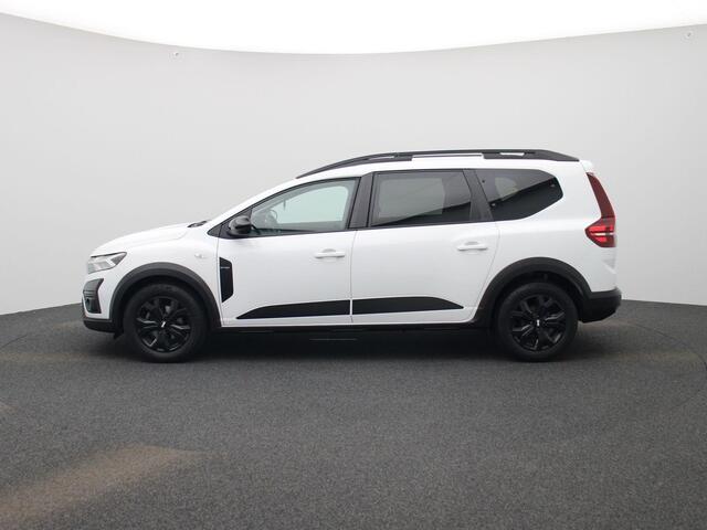 Dacia Jogger 1.0 TCe 110Pk Extreme 7p. | Navigatie | Climate Control | Cruise Control | Trekhaak | Apple Carplay/Android Auto | Parkeersensoren Voor & Achter met Camera | Blind Spot Warning | Privacy Glass | Lichtmetalen Velgen | Keyless Start & Go | Stoelverwarming |