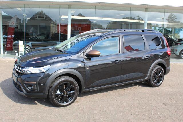 Dacia Jogger 1.0-110pk TCe 110 Extreme+ 7 persoons Zeer nette en erg praktische Dacia ! Autm. airco, metallic lak, stoelverwarming, LM wielen+all season banden, cruise control, pdc v+a, dodehoek assistent, camera, navigatie, telefoonvoorb., etc.