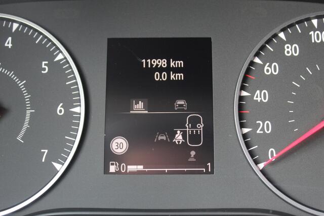 Dacia Jogger 1.0-110pk TCe 110 Extreme+ 7 persoons Zeer nette en erg praktische Dacia ! Autm. airco, metallic lak, stoelverwarming, LM wielen+all season banden, cruise control, pdc v+a, dodehoek assistent, camera, navigatie, telefoonvoorb., etc.
