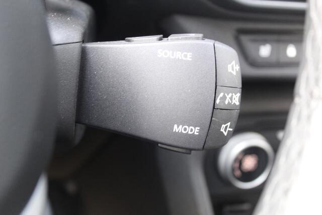 Dacia Jogger 1.0-110pk TCe 110 Extreme+ 7 persoons Zeer nette en erg praktische Dacia ! Autm. airco, metallic lak, stoelverwarming, LM wielen+all season banden, cruise control, pdc v+a, dodehoek assistent, camera, navigatie, telefoonvoorb., etc.