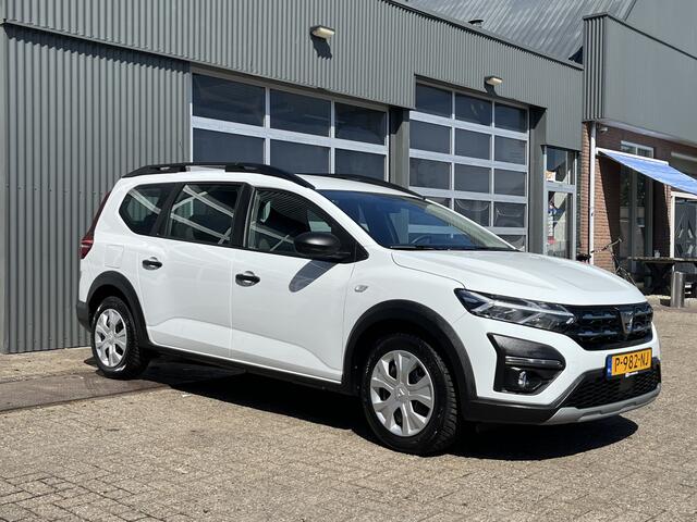 Dacia Jogger 1.0 TCe 110 7-Persoons Airco Cruise controle Trekhaak 1200kg trekgewicht Radio Elektrische ramen voor USB aansluiting Isofix