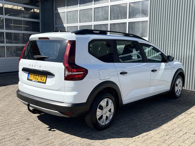 Dacia Jogger 1.0 TCe 110 7-Persoons Airco Cruise controle Trekhaak 1200kg trekgewicht Radio Elektrische ramen voor USB aansluiting Isofix