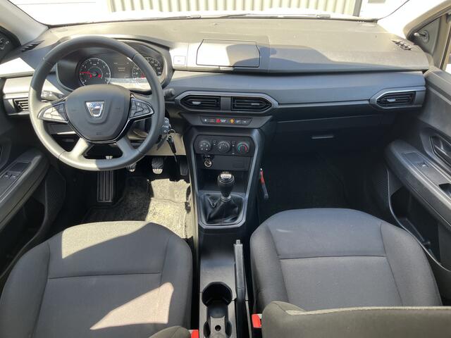 Dacia Jogger 1.0 TCe 110 7-Persoons Airco Cruise controle Trekhaak 1200kg trekgewicht Radio Elektrische ramen voor USB aansluiting Isofix