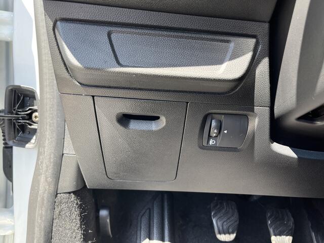 Dacia Jogger 1.0 TCe 110 7-Persoons Airco Cruise controle Trekhaak 1200kg trekgewicht Radio Elektrische ramen voor USB aansluiting Isofix