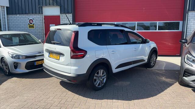 Dacia Jogger 1.0 TCe Comfort 7p. CARPLAY / CAMERA / KEYLESS / NAVI / PDC / BLUETOOTH / CRUISE / NL-AUTO