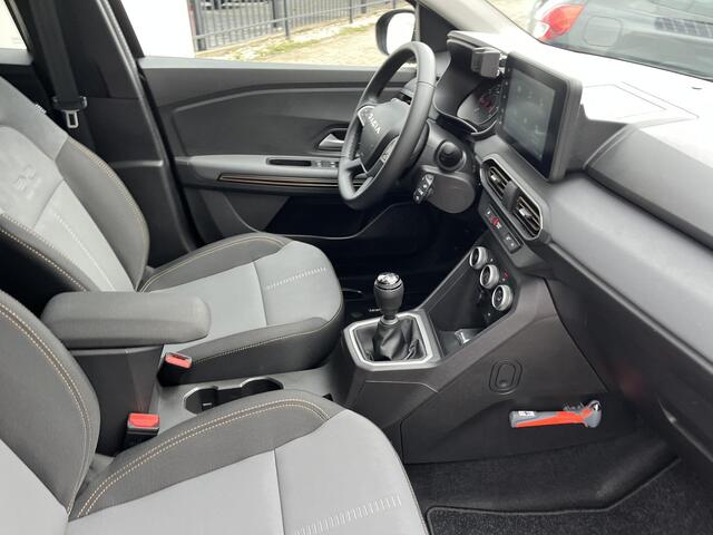 Dacia Jogger 1.0 TCe 110 Extreme 5p. l CAMERA l NAVIGATIE | APPLE CARPLAY | ANDROIS AUTO l LICHTMETALEN VELGEN