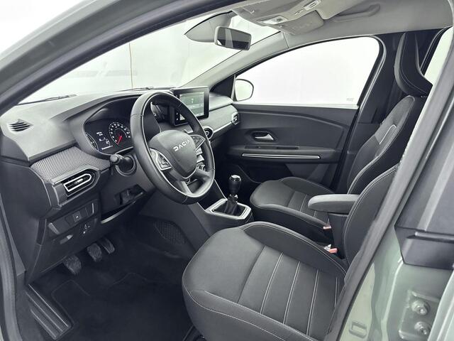 Dacia Jogger 1.0 TCe ECO-G Extreme 7p. 100PK | Navigatie via Telefoon | Dodehoeksensor | Achteruitrijcamera | Climate Control | Parkeersensoren Voor & Achter | Apple CarPlay & Android Auto