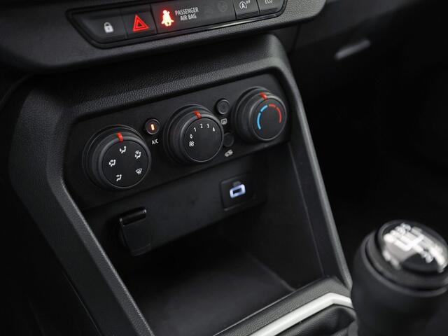 Dacia Jogger 1.0 TCe 100 ECO-G Sport 7 Persoons (APPLE CARPLAY, LPG, NAVIGATIE, GETINT GLAS, CRUISE, SPORTSTOELEN, PARKEERSENSOREN, NIEUWSTAAT)