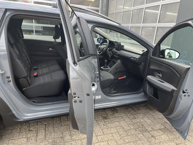 Dacia Jogger 1.0 TCe 110 Expression 7p. Airco Cruise controle Stuurwielbediening Telefoonverbinding Parkeersensoren achter – foto 8