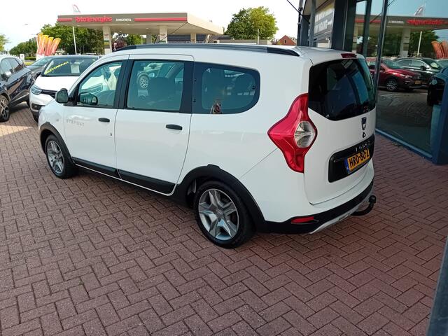 Dacia LODGY 1.6 SCe 7p. Stepway, Airco, Multimediasysteem, Navigatie, Camera, Parkeersensoren, Cruise control, Elektrische ramen en spiegels, Trekhaak, Nette auto, Goed onderhouden, BOVAG