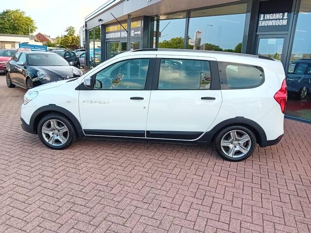 Dacia LODGY 1.6 SCe 7p. Stepway, Airco, Multimediasysteem, Navigatie, Camera, Parkeersensoren, Cruise control, Elektrische ramen en spiegels, Trekhaak, Nette auto, Goed onderhouden, BOVAG