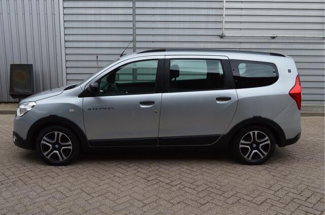 Dacia LODGY 1.3 TCe Stepway 7p. O.a: Trekhaak, PDC, Camera, Navi, Airco, Cruise, Etc. All-in prijs!