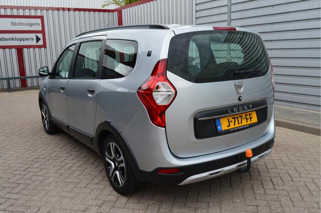 Dacia LODGY 1.3 TCe Stepway 7p. O.a: Trekhaak, PDC, Camera, Navi, Airco, Cruise, Etc. All-in prijs!