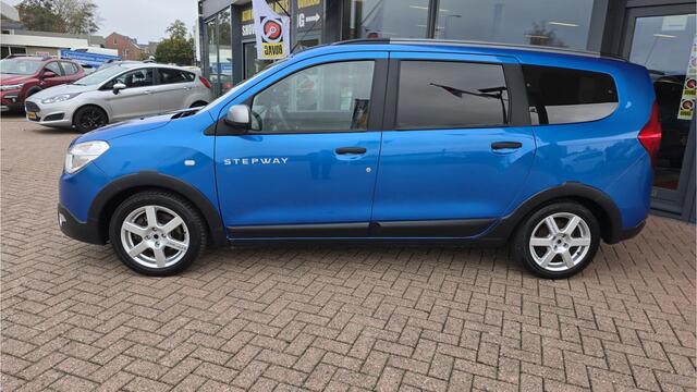 Dacia LODGY 1.2 TCe Stepway 7p. Airco, Voorstoelen verwarmd, Multimediasysteem, Navigatie, , Cruise control, Achteruitrijcamera, Parkeersensoren, Elektrische ramen en spiegels, Lichtmetalen velgen, BOVAG GARANTIE