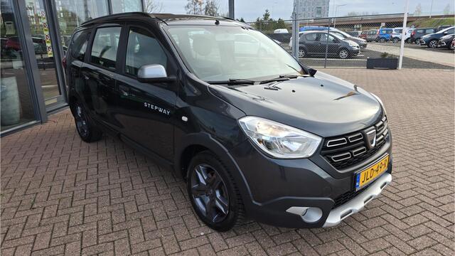 Dacia LODGY 1.2 TCe Stepway 7p. Airco, Voorstoelen verwarmd, Multimediasysteem, Navigatie, , Cruise control, Achteruitrijcamera, Parkeersensoren, Elektrische ramen en spiegels, Lichtmetalen velgen, BOVAG GARANTIE
