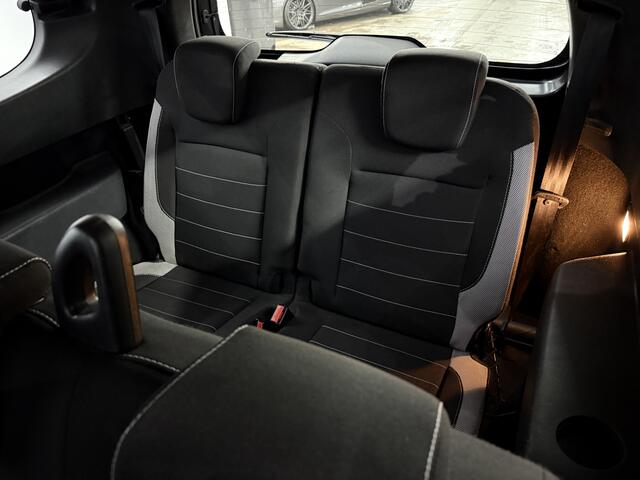 Dacia LODGY 1.2 TCe Série Limitée Stepway 7p. Airco, Camera, Navi, Multimedia, Mistlamp, 7 Persoons