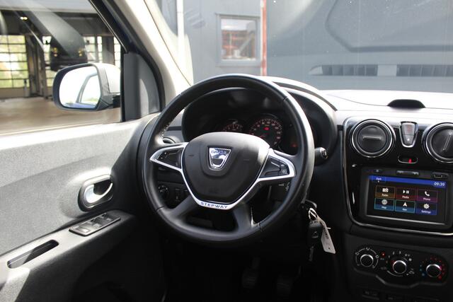 Dacia LODGY 1.3 TCe Stepway 5p | incl. 12 maanden garantie | Trekhaak | Navigatie | Airco | Parkeersensoren | Achteruitrijcamera | Airco | Cruise control | Isofix | Mistlampen voor | Stoelverwarming |