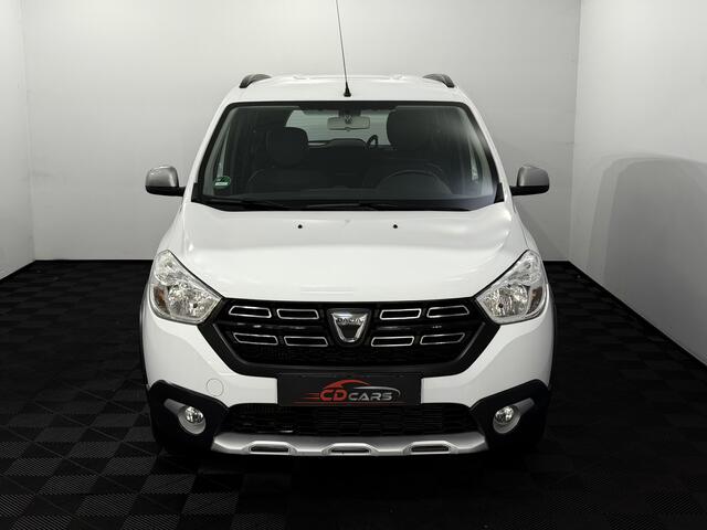 Dacia LODGY 1.2 TCe Série Limitée Stepway 5p. Camera, Navi, Cruise control, Airco, Lichtmetalen velgen, Half leder