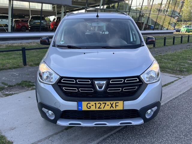 Dacia LODGY 1.3 TCe 131 PK Tech Road 7-Persoons / Trekhaak /