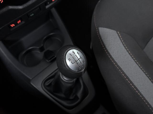 Dacia LODGY 1.3 TCe Tech Road 7p. | Trekhaak | Navigatie | Camera | Cruise Control | LM Velgen | 1e Eigenaar | Veel Ruimte! |