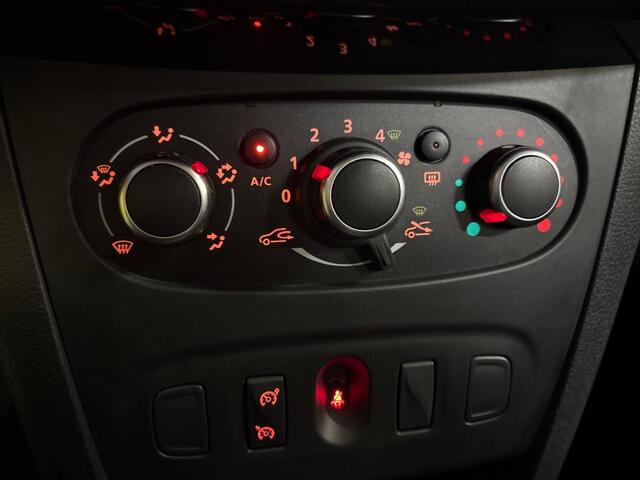 Dacia LOGAN 0.9 TCE SL ROYAAL / Airco / Cruise / Afn.Trekh. / Multimedia