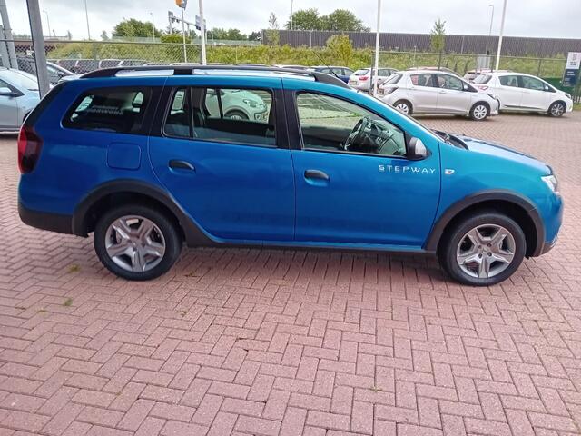 Dacia LOGAN MCV 0.9 TCe Stepway, Airco, Multimediasysteem, Bluetooth telefoonverbinding, Navigatie, Camera, Cruise control, Parkeersensoren, Elektrische ramen en spiegels, Nette auto, BOVAG