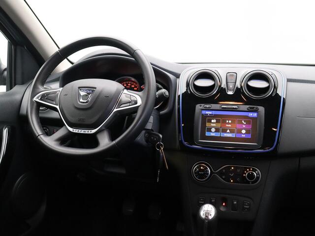 Dacia LOGAN MCV 1.0 TCe Stepway Serie Limitee 15th Anniv. | Trekhaak | Parkeersensoren achter | Achteruitrijcamera | Climate control | Navigatie |